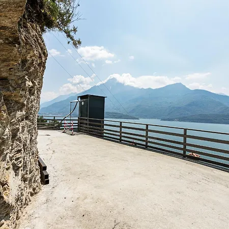 Apartment In Gravedona Near Ski Resorts, Cleaning Included