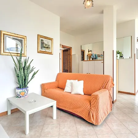 Apartment In Gravedona Near Ski Resorts, Cleaning Included *